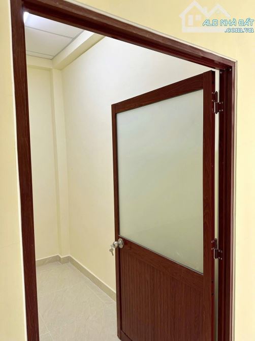 📩 Ngôi nhà nhỏ nhưng đầy ấm áp tiện nghi 56m2 ở Hóc Môn cần bán với giá 700 triệu SổRiêng - 2