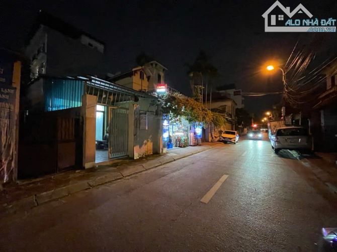 MẶT PHỐ Ô CÁCH,LONG BIÊN 17 tỷ 90m VỈA HÈ KINH DOANH CHO THUÊ ĐỈNH - 2
