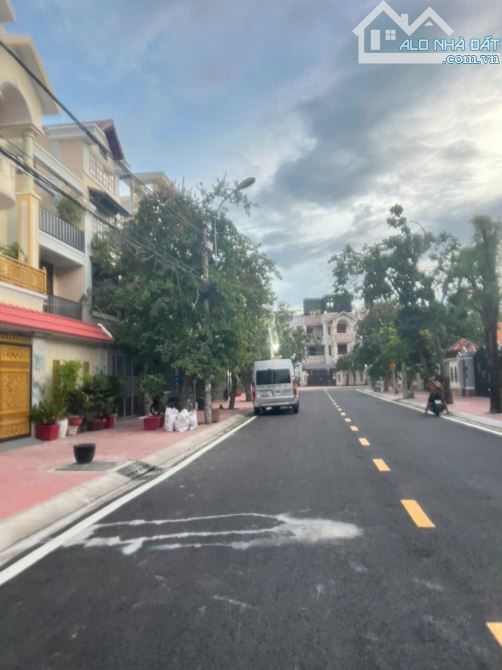 VILLA Khu Cao Lỗ, Quận 8 - 8x20m, 4 Tầng. - 2