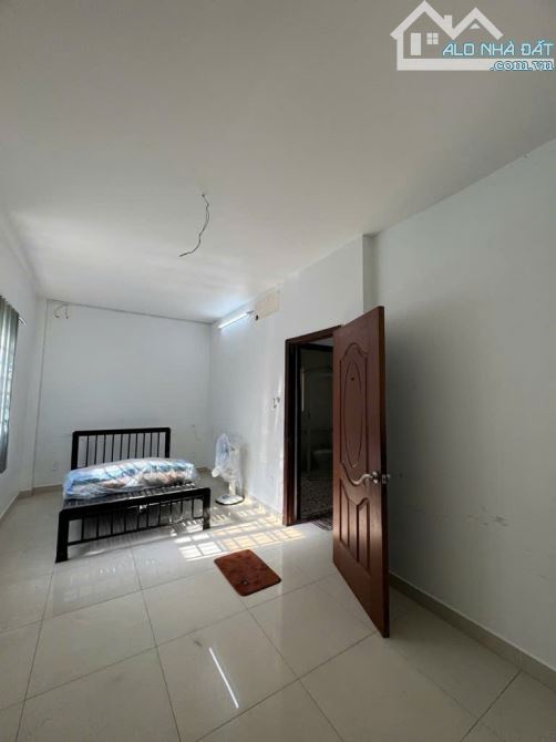 BÁN VILLA MẶT TIỀN NỘI BỘ -NGAY AEON TÊN LỬA NGANG 7X 15M - 4 TẦNG- CHỈ NHỈNH 12 TỶ - 2