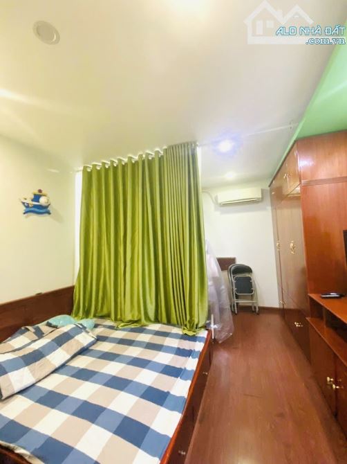 Quận 7 - Nguyễn Thi Thập - hẻm 5M - 4 tầng - 54m2- Giá 8.9 tỷ - 2