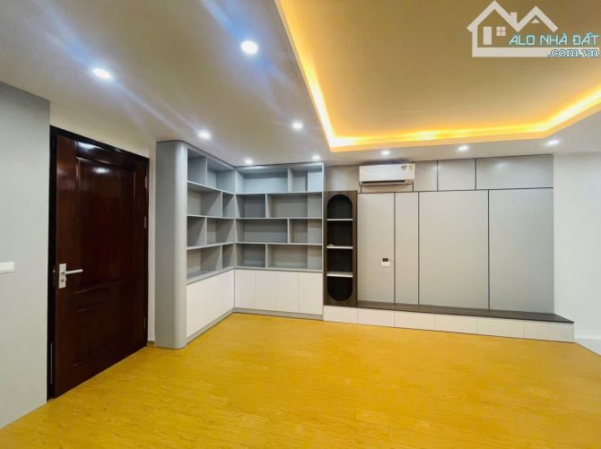 BÁN NHÀ ĐẸP LÊ TRỌNG TẤN 37M x 6TẦNG - THANG MÁY - LÔ GÓC - SÁT ĐƯỜNG LỚN - TIỀM NĂNG TĂNG - 2