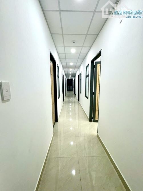 CĂNG HỘ DỊCH VỤ 6 TẦNG - NGANG LỚN 8M - DT 240M - THU NHẬP ỔN ĐỊNH - BANK ĐỊNH GIÁ 26 TỶ - - 2