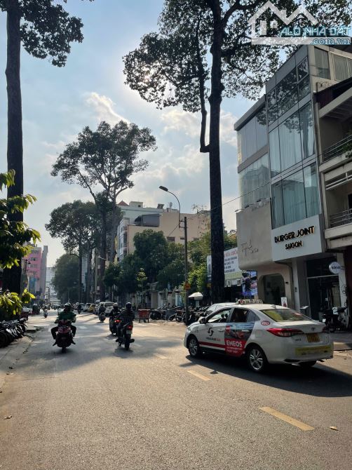 Nhà mặt tiền DT chuẩn: 5.52x25.81m - CN 140m2 - Cách nhà Ga Dân Chủ (Metro số 2) chỉ 200 - 2