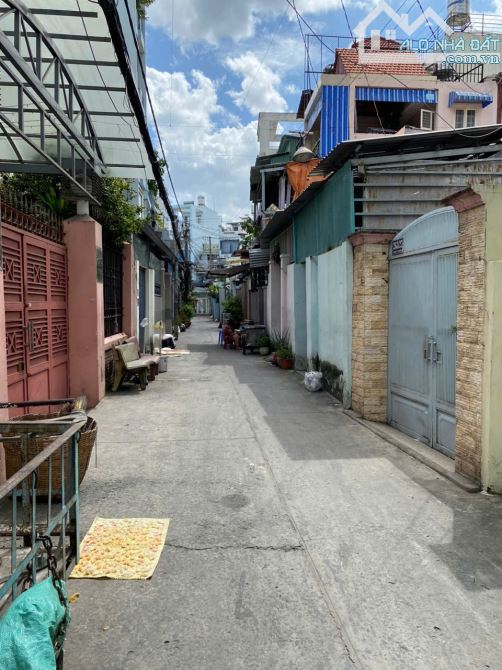 Kẹt tiền cần bán nhà quận 4. Dt 4 x 28m, giá 11,3 tỷ. - 2
