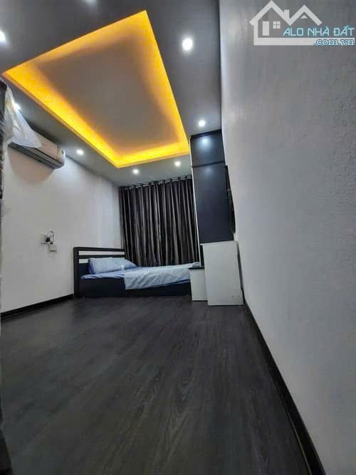 CHỦ CẦN $$$ BÁN GẤP, TOÀ CHDV 7 TẦNG THANG MÁY - 35 PHÒNG FULL ĐỒ - MẶT TIỀN BỀ THẾ 12M- D - 2