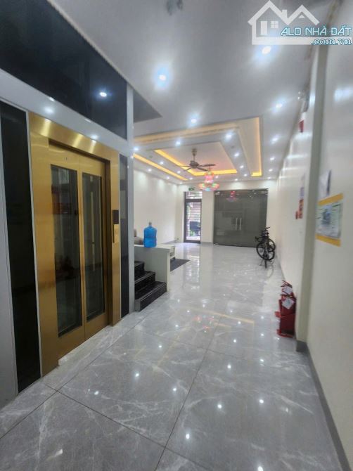 BÁN KHÁCH SẠN SIÊU VIP 6 TẦNG LÝ ĐẠO THÀNH ĐANG SẴN DÒNG TIỀN 1,2 TỶ /NĂM. GIÁ 22 TỶ - 2