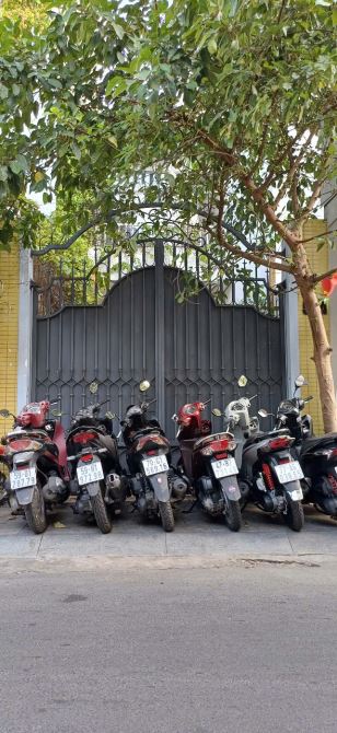 Bán Biệt Thự MT ngay đường Nguyễn Văn Thủ,Quận 1,DT:7mx17m,K/C trệt 3 lầu, Giá chỉ 43 tỷ - 2