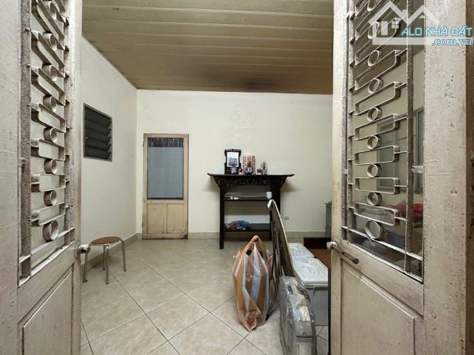 BÁN NHÀ PHỐ VIP CỬA BẮC: 30m2 - 4 tầng - mặt tiền 4,7m - sổ Vuông đét: giá chưa tới 7 Tỷ - 2
