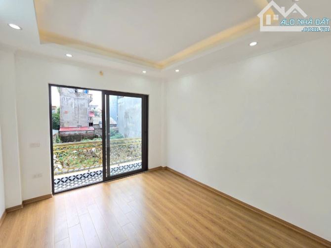 Siêu phẩm nhà đẹp Đông Mỹ 40m 4 t ô tô đỗ trước nhà tiện ích bạt ngàn giá 6.85 tỷ - 2