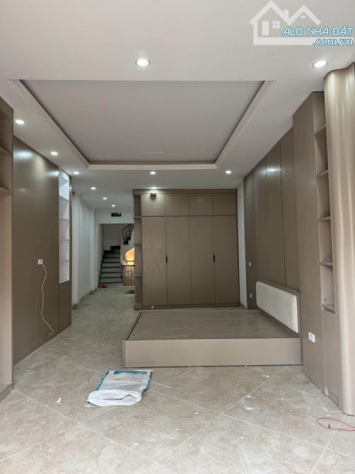 Kim Đồng , diện tích   69m, 5 tầng TM. MT 3.7m. 26 tỷ Hoàng Mai - 2