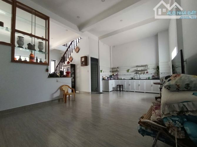 ✅ Bán nhà 1 trệt 1 lầu hẽm Chợ Đêm thuộc Phường 1 , TP Tân An _ Diện Tích : 5.8 x 11.3 - 2