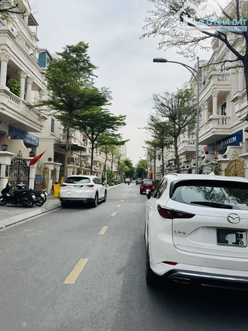 Cần bán cặp mt KDC cityland Parkhill P10 GV, 10x20m hầm 4 tầng thang máy đct 84tr/th,38 ty - 2