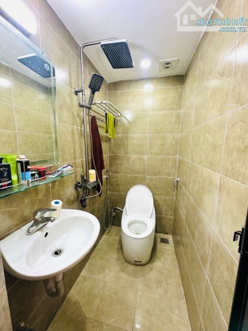 Bán nhà Phố Cầu Đất, Q.Hoàn Kiếm : 35m2 x 5 tầng nhà đẹp nở hậu SĐCC giá 6,6 tỷ ( có tl ) - 2
