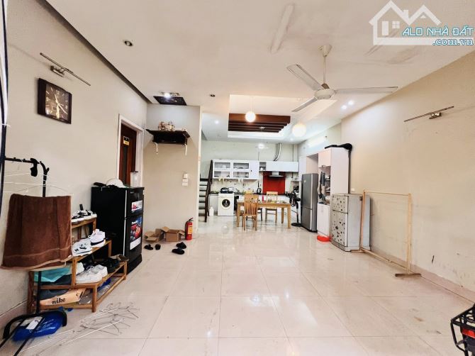 BÁN NHÀ LÔ GÓC SÁT PHỐ VIEW HỒ 28 TỶ 100m 5 TẦNG MT 9m Ô TÔ 4 CHỖ ĐỖ CỬA TRÍCH SÀI TÂY HỒ - 2