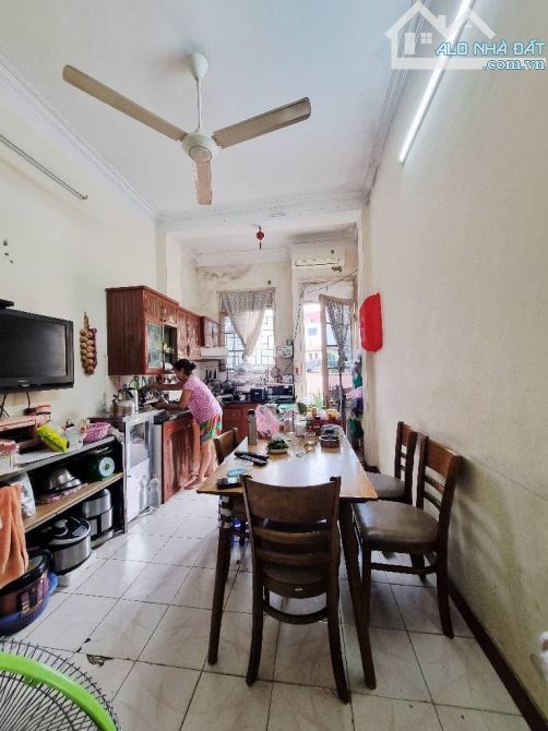 NHÀ PHỐ TÂY SƠN -ĐẤT PHÂN LÔ-Ô TÔ ĐỖ CỬA- 4TẦNG x 33/36 M2, CHỈ 11.2TỶ - 2