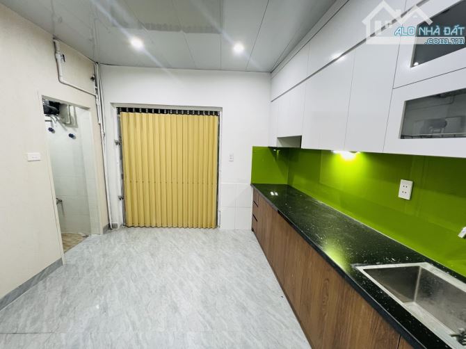 TẬP THỂ T1 NGUYỄN TRÃI – 2 MẶT NGÕ – Ô TÔ TẢI – 3 NGỦ 2VS – SÁT PHỐ – GIÁ 3.37 TỶ – SỔ SSG - 2