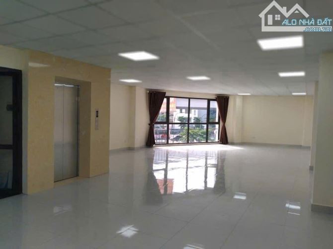 BÁN NHÀ MẶT PHỐ - LÔ GÓC - 3 THOÁNG – VỈA HÈ RỘNG – KINH DOANH – THANG MÁY . 90M2 5T - 2
