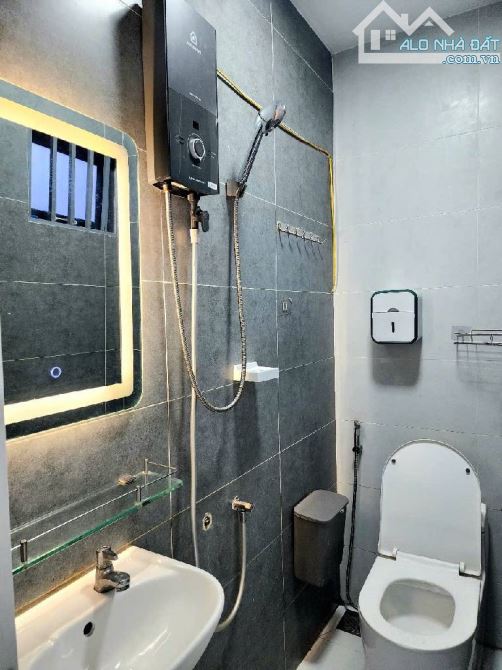 BÁN NHÀ HƯNG PHÚ - QUẬN 8 - DTSD 68M2 - 3 TẦNG - HOÀN CÔNG ĐỦ -  CHỈ HƠN 4 TỈ XÍU . - 2