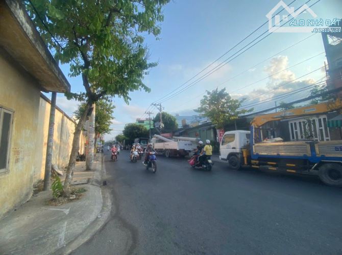 Bán nhà mặt tiền đường Mã Lò 100m2 ( 4 x 25 ) , Mặt tiền Kinh doanh nhà cấp 4 tiện xây cao - 2