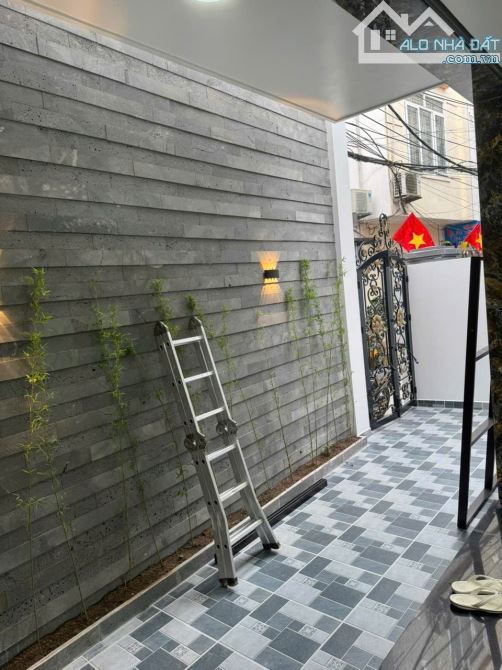 Bán căn nhà 4.5 tầng khu xóm trung, Văn Cao - 2