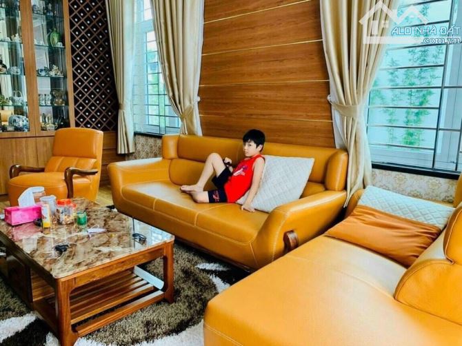 Bán nhà biệt thự dự án Gia Hòa mặt đường Nguyễn Đình Thi Quận 9 cũ gần chợ (254m2) 25 tỷ - 2