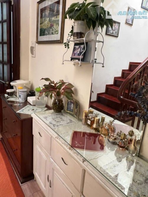 Nhà đẹp Hoàng Hoa Thám 61m2, gần ô tô, sổ đỏ chính chủ, ở ngay - 2