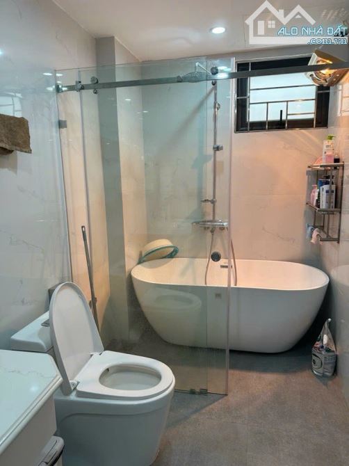 BÁN NHÀ TRUNG TÂM HAI BÀ TRƯNG - NHÀ MỚI ĐẸP - Ô TÔ VÀO NHÀ - DIỆN TÍCH 83M2 GIÁ 17.8 TỶ - 2