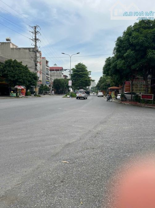 Bán nhà góc 3 tầng Dương Húc Đại Đồng tiên du dt 137m mt 10m giá 19.2 tỷ - 3
