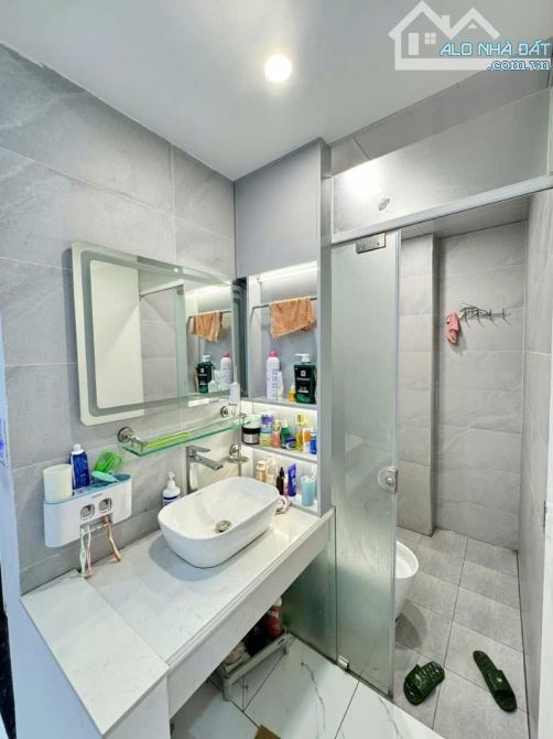 BÁN NHÀ MỄ TRÌ 35M x 5T– LÔ GÓC – NHÀ MỚI – GẦN CÔNG VIÊN – GIÁ 6.4 TỶ - 3