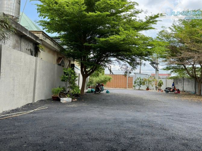 Bán gấp kho, xưởng MT Hùng Vương Nhơn Trạch. Giá rẻ 12tỷ SR chính chủ. Gọi ngay 24h - 3