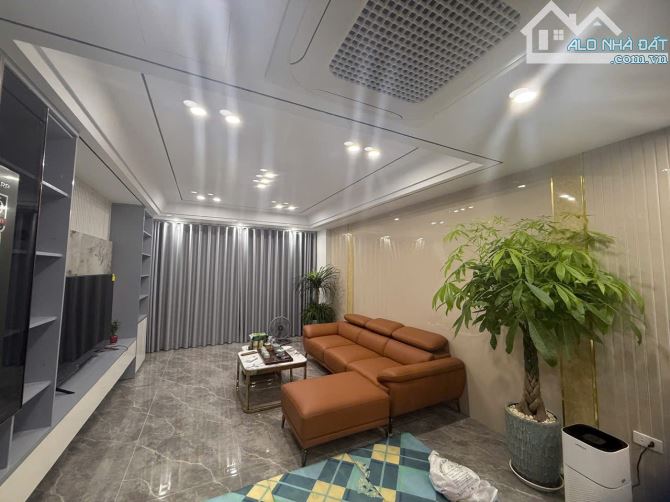 Bán nhà Riêng tại Phố Trạm, Long Biên DT 58M2, 8 Tầng, Thang máy, Ô tô tránh, Full đồ - 3