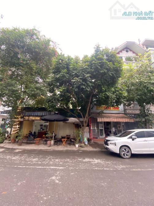 Bán nhà phố Lê Quang Đạo Nam Từ Liêm xe contener đỗ cửa, 120m, lô góc mt 22m. - 2