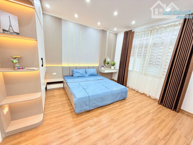 NHÀ ĐẸP TÔN ĐỨC THẮNG - CỰC THOÁNG - FULL NỘI THẤT XỊN - CÓ SÂN ĐỂ XE - Ở SƯỚNG. - 3