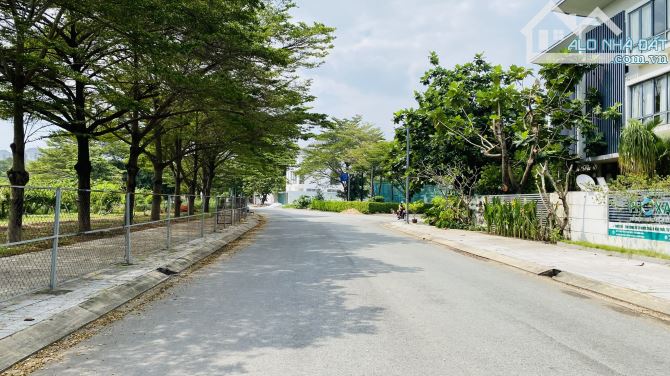 Bán nhà biệt thự mặt sông dự án The Garland Quận 9 đường Trịnh Công Sơn (246.5m2) 26 tỷ - 3