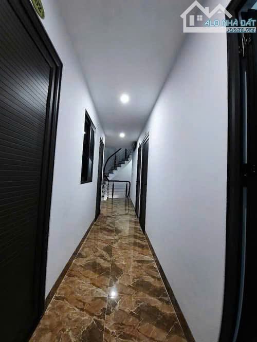 CHỦ CẦN $$$ BÁN GẤP, TOÀ CHDV 7 TẦNG THANG MÁY - 35 PHÒNG FULL ĐỒ - MẶT TIỀN BỀ THẾ 12M- D - 3