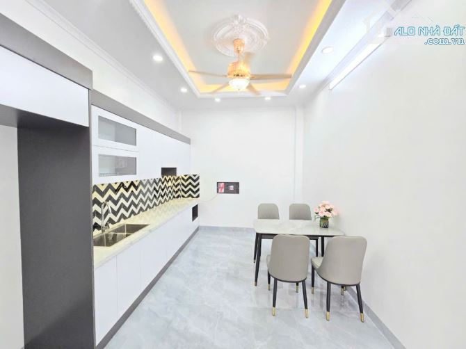 Siêu phẩm nhà đẹp Đông Mỹ 40m 4 t ô tô đỗ trước nhà tiện ích bạt ngàn giá 6.85 tỷ - 3