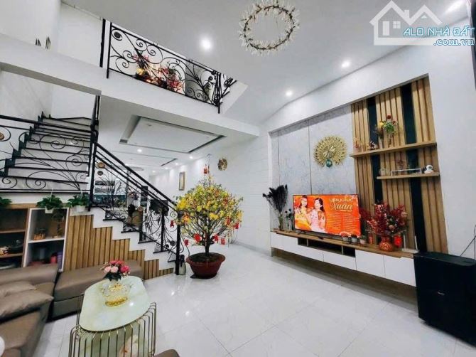 Cần bán gấp nhà 1 trệt 1 lầu tại Lộc An Long Thành 2tỷ5 - 3