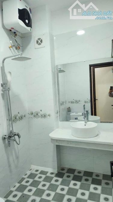 Bán nhà đẹp đường Hồ Tùng Mậu quận - Sổ 36m2 - 5 tầng - giá 7,6 tỷ - Nhà đẹp ở luôn. - 3