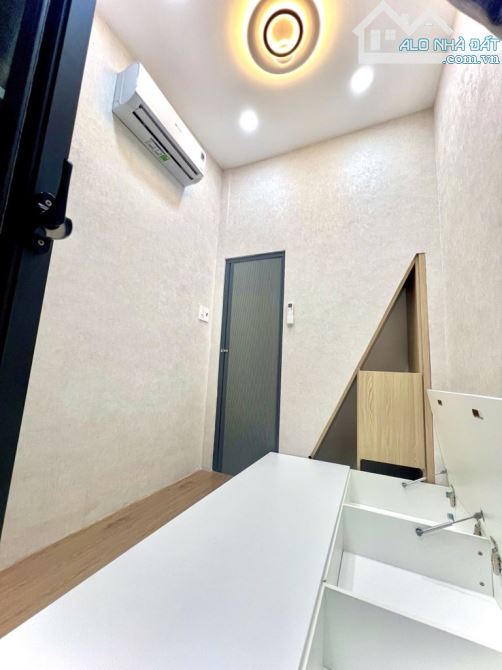 Bán nhà căn góc P.10 Tân Bình, full nội thất xịn sò, sổ vuông A4, chỉ 1.x tỷ - 3