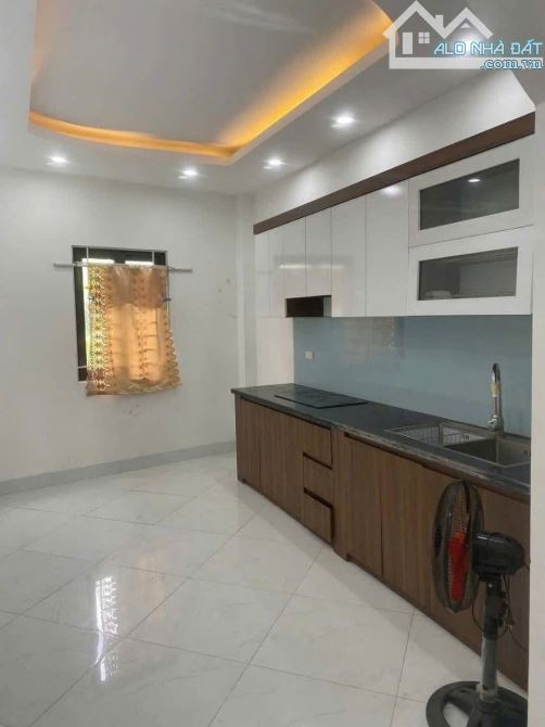 BÁN NHÀ TẠI NGÃ BA ĐÔNG MỸ- THANH TRÌ- Ô TÔ ĐỖ CỬA - 3