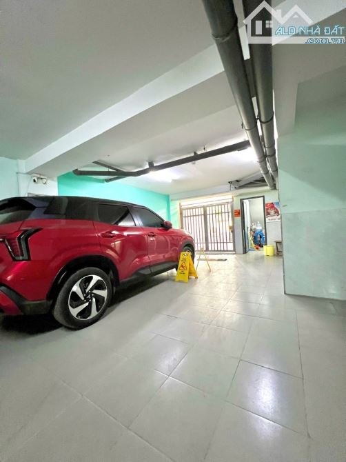 Bán Căn hộ dịch vụ đường Tỉnh Lộ 10, 193m2 ( 8 x 24.5 ) 7 tầng 32 phòng, thu nhập 120tr - 3