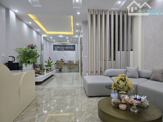 Bán gấp nhà phân lô dự án 90 Nguyễn Tuân 6 tầng, 8 phòng ngủ, nội thất cao cấp, 39.5 tỷ - 3