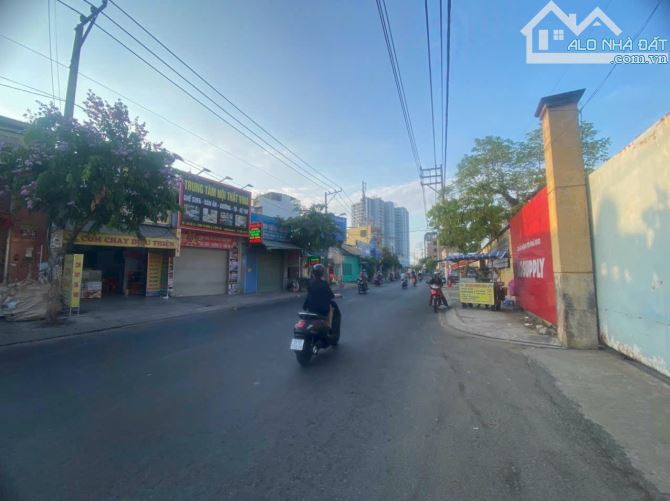 Bán nhà mặt tiền đường Mã Lò 100m2 ( 4 x 25 ) , Mặt tiền Kinh doanh nhà cấp 4 tiện xây cao - 3