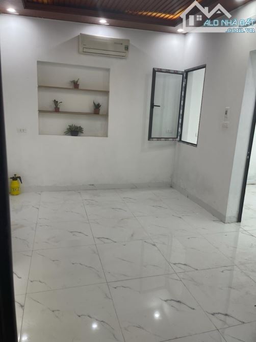 Bán tập thể tầng 1 phố Nguyên Hồng, kinh doanh - ô tô đỗ cửa 20m ra phố Nguyên Hồng - 4