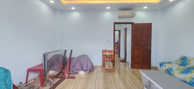 BÁN NHÀ 4 TẦNG SIÊU ĐẸP - GIÁP QUẬN 7 - Ô TÔ NGỦ TRONG NHÀ- NHỈNH 6 TỶ . - 4