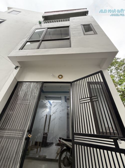 NHÀ DÂN XÂY  3T VÂN NỘI ĐÔNG ANH Ô TÔ ĐỖ CỬA DT52M2 GIÁ 4.8 TỶ - 4