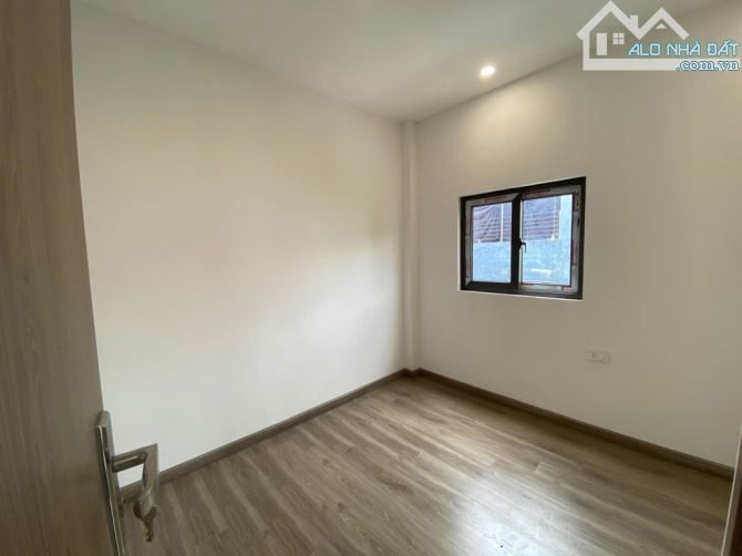 BÁN NHÀ DÂN XÂY NGUYÊN KHÊ Ô TÔ ĐỖ CỬA 40M2 MT5 GIÁ 4.55 TỶ - 2