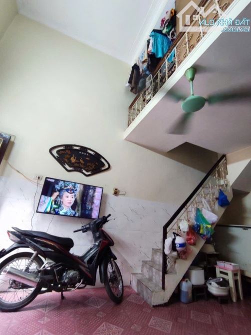 BÁN NHÀ 2 TẦNG - ĐẤT 240 M2- TRẦN KHÁT CHÂN -HAI BÀ TRƯNG - 25,5 TỶ - 4