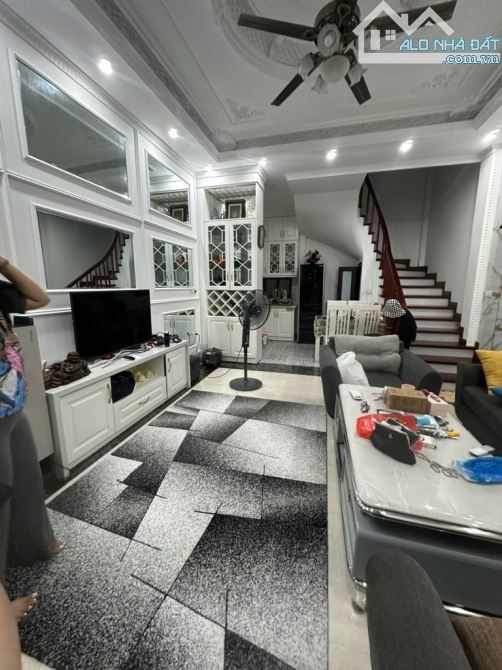 Cần bán nhà Vĩnh Tuy : MẶT TIỀN QUYỀN LỰC – NGÕ NÔNG – NHÀ MỚI ĐẸP – GẦN Ô TÔ - Ở NGAY - 4